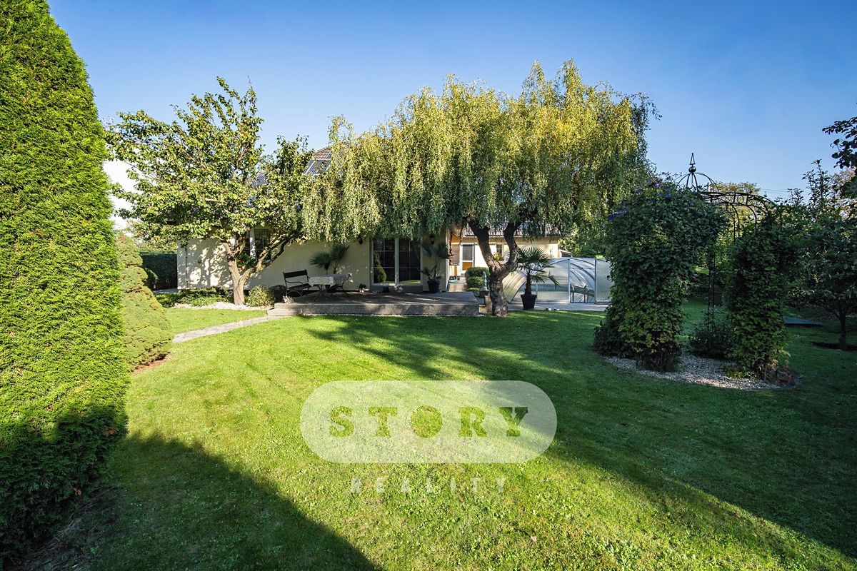 Prodej rodinného domu 182 m², pozemek 1064 m² – fotografie 2