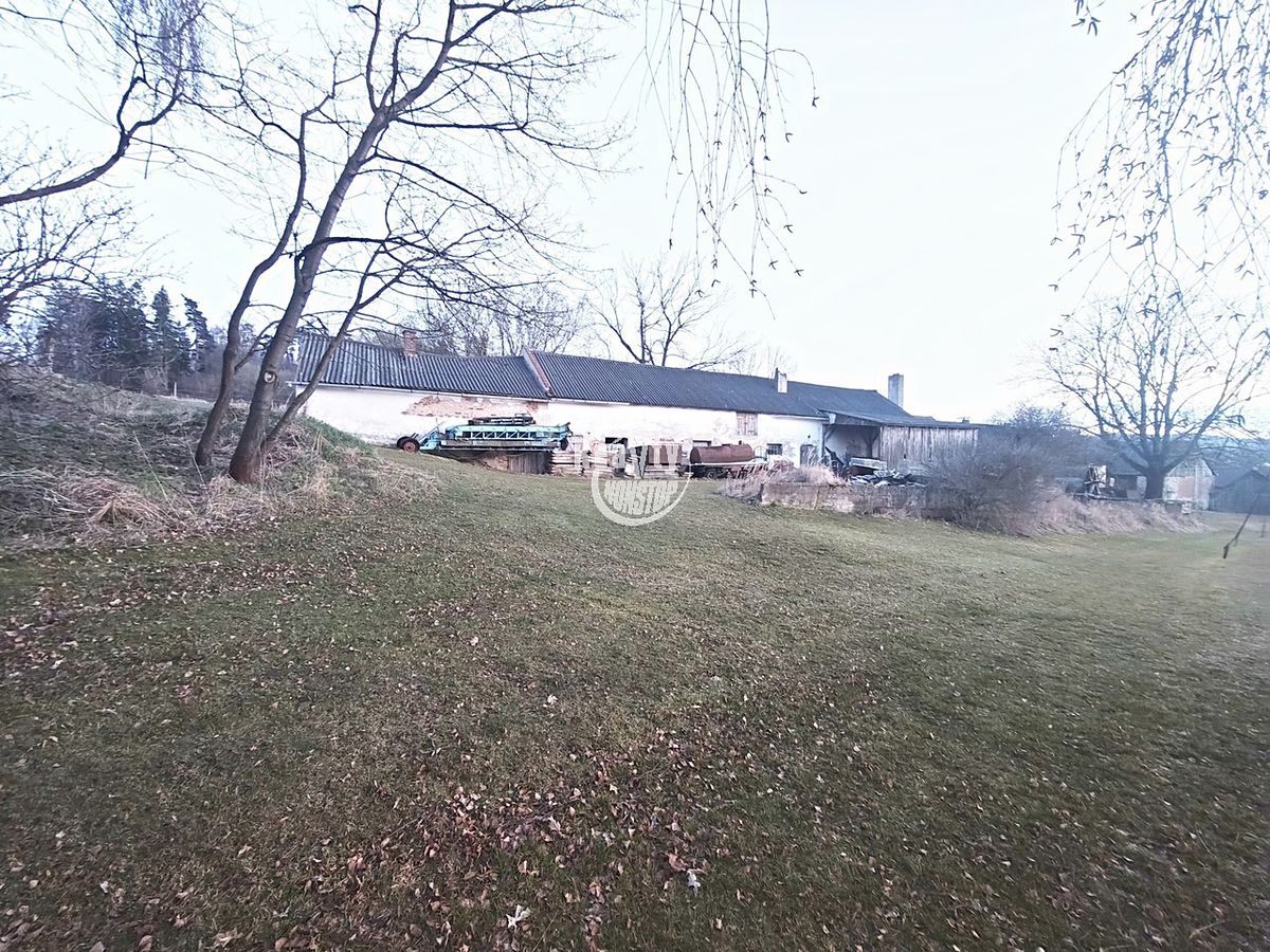 Prodej stavebního pozemku 2400 m² – fotografie 2