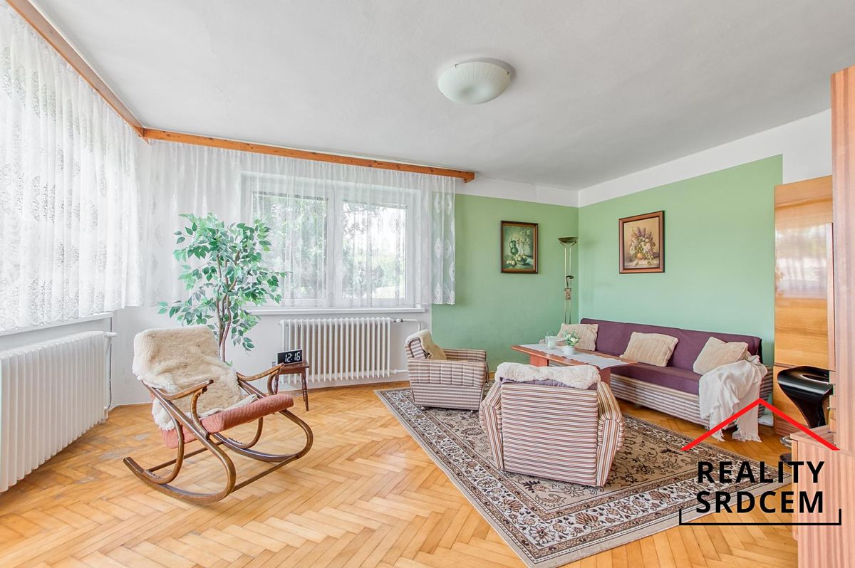 Prodej rodinného domu 229 m², pozemek 2123 m² – fotografie 4