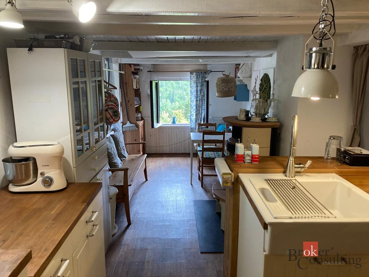 Prodej rodinného domu 58 m², pozemek 428 m² – fotografie 2