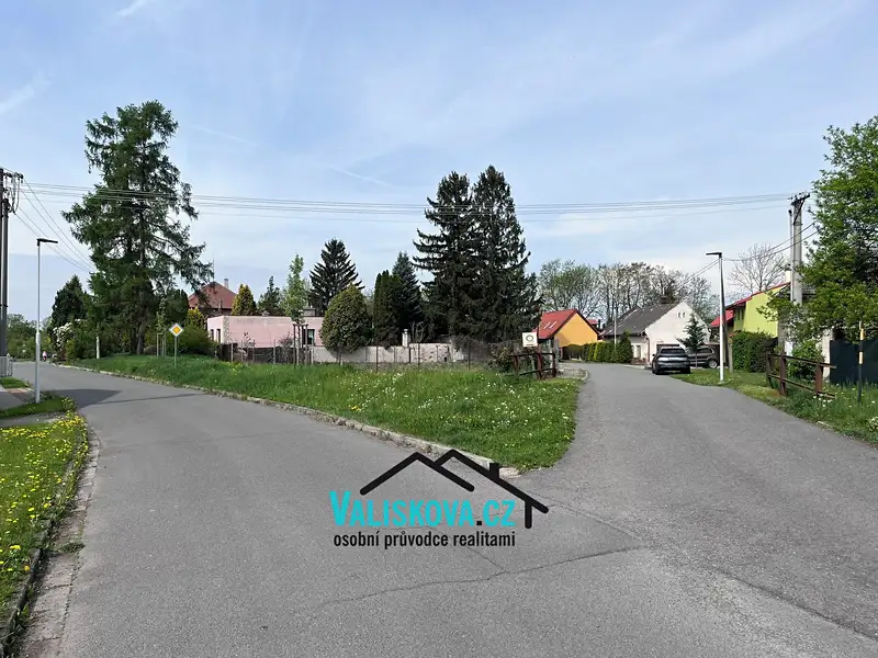 Prodej stavebního pozemku 830 m², Holešov – náhled fotky 3