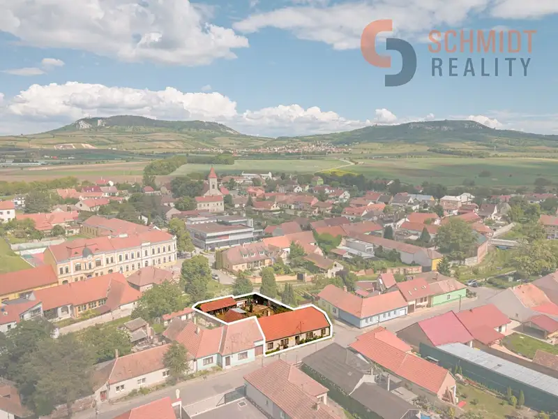 Prodej rodinného domu 200 m², pozemek 674 m², Dolní Dunajovice – náhled fotky 1