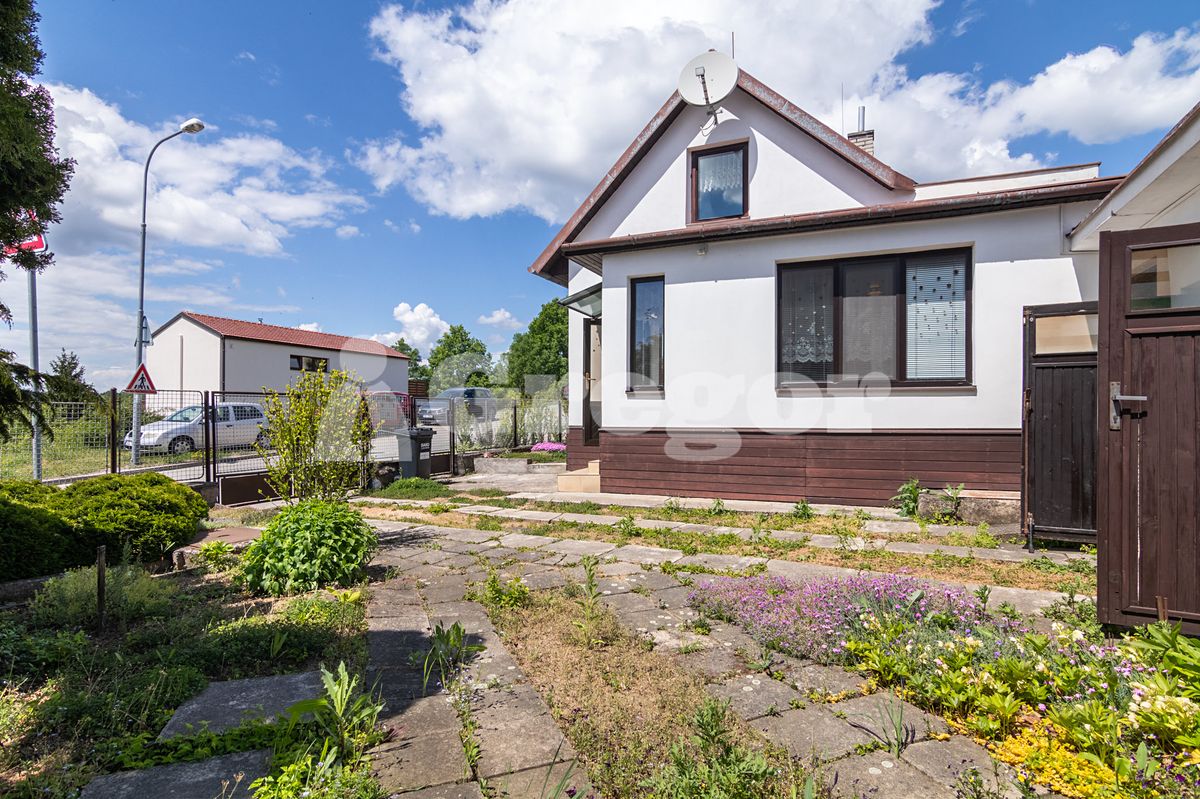 Prodej rodinného domu 70 m², pozemek 305 m² – fotografie 2