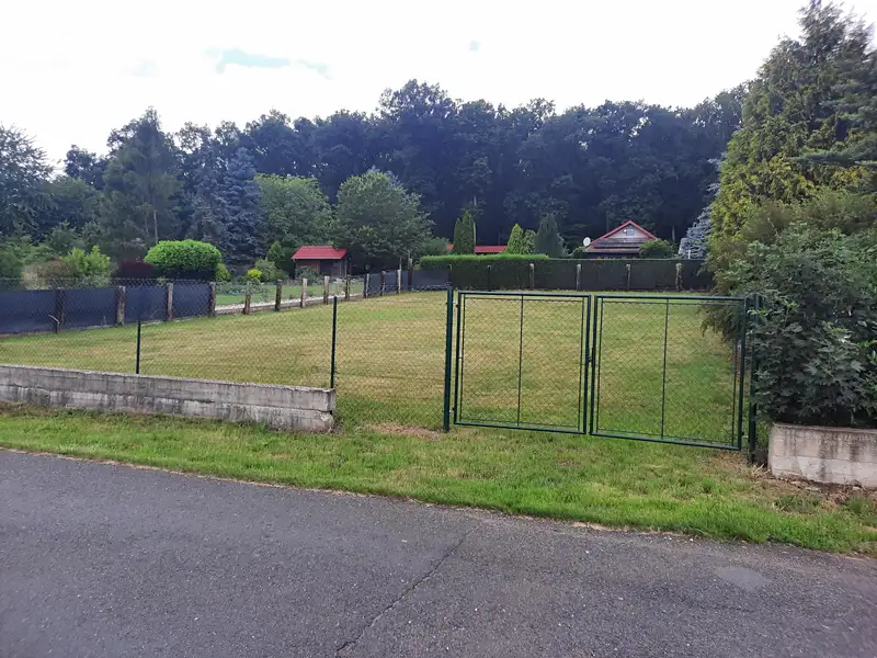 Prodej stavebního pozemku 924 m², Přestanov – náhled fotky 1