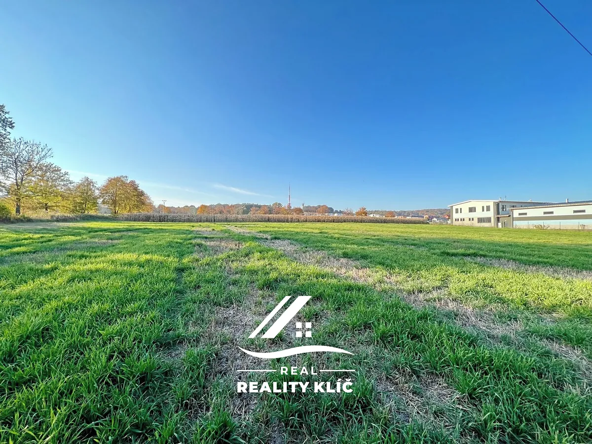 Prodej stavebního pozemku 10548 m²