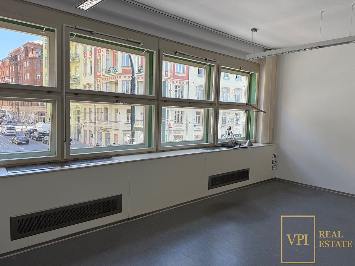 Pronájem kanceláře 24 m² – fotografie 3