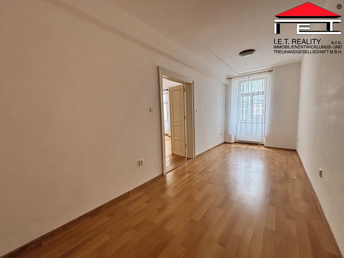 Pronájem bytu 2+1 89 m² – fotografie 2