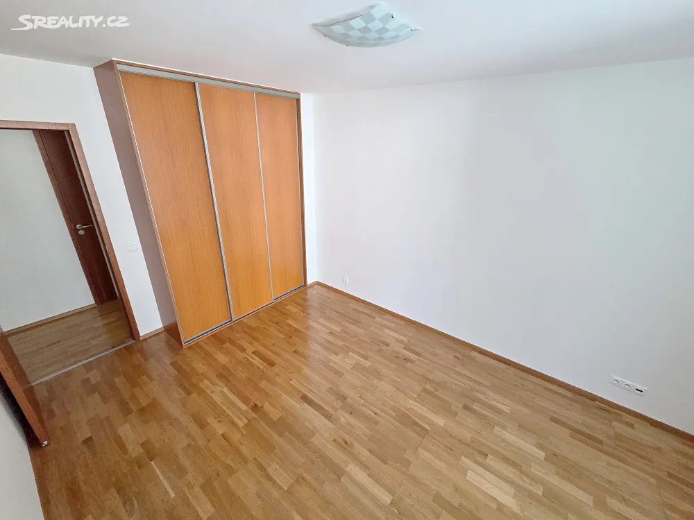 Pronájem bytu 3+kk 86 m² – pohled 3