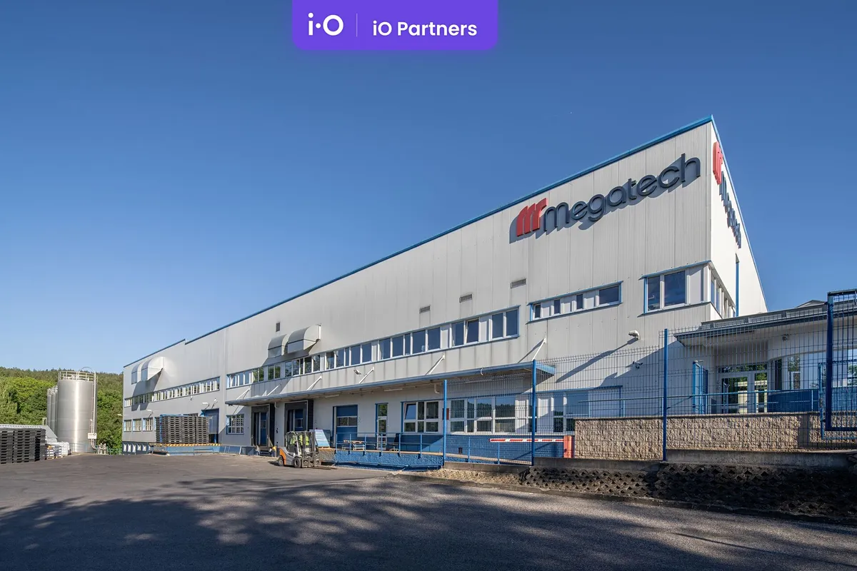 Prodej výrobní haly, prostoru 13240 m²