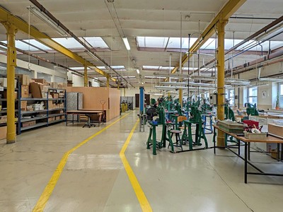 Комерційне приміщення на продаж, 3 000 м² (2 з 27)