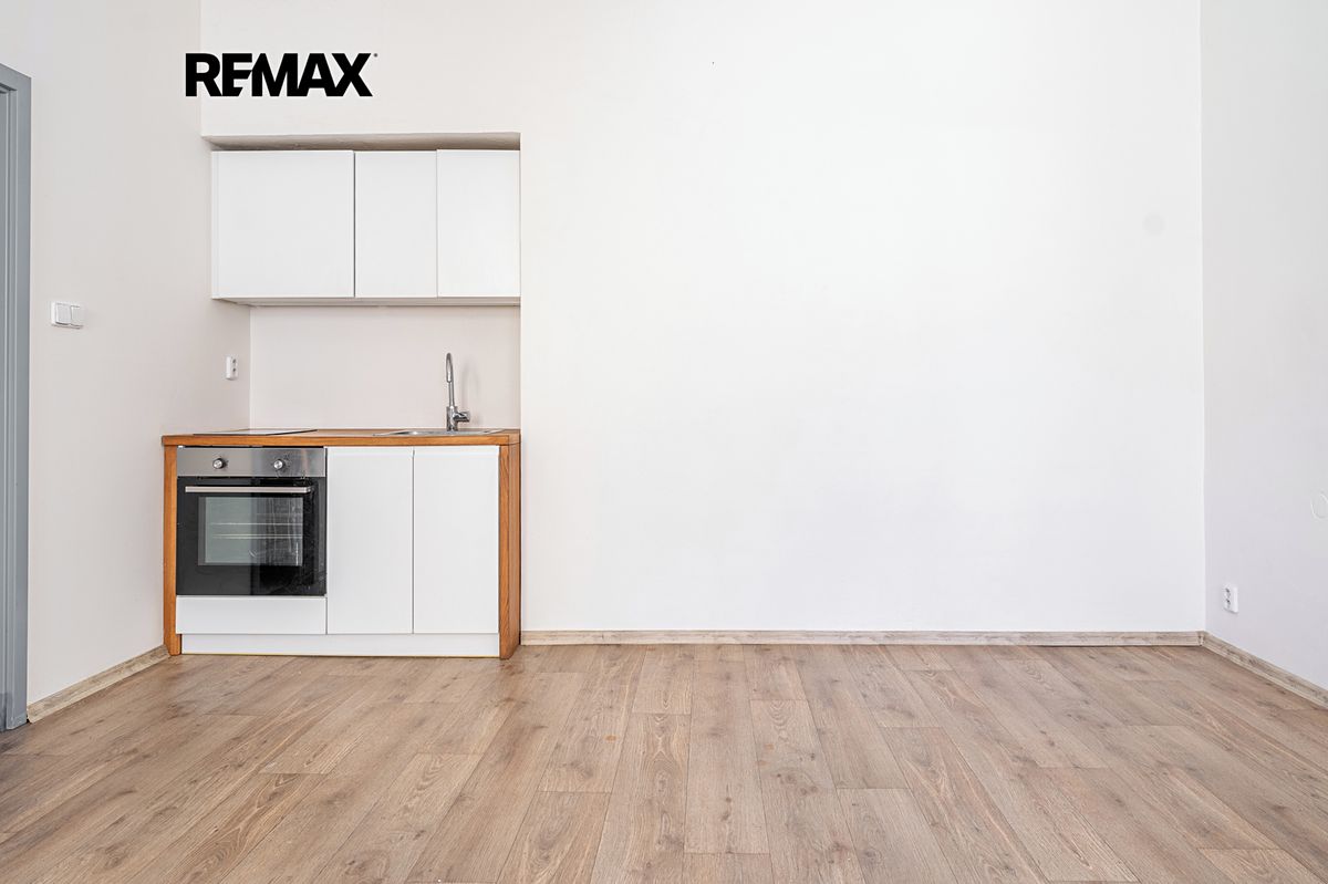 Pronájem bytu 1+kk 25 m² – fotografie 4