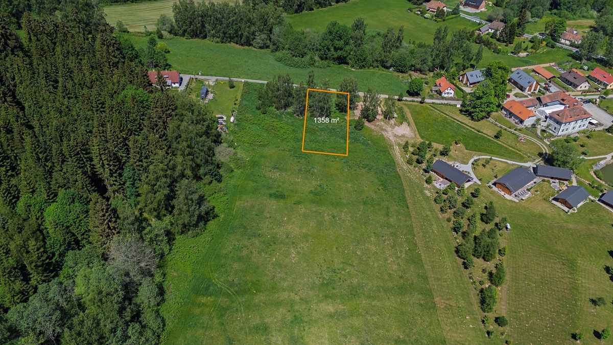 Prodej stavebního pozemku 1358 m² – fotografie 3