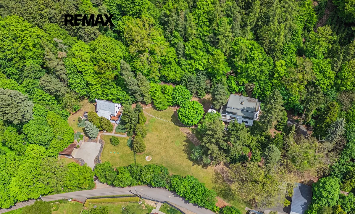 Prodej vily 338 m², pozemek 6193 m²