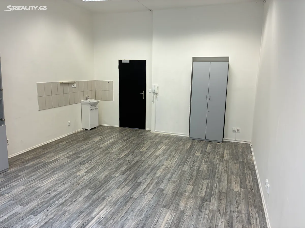 Pronájem kanceláře 30 m², Karlovy Vary