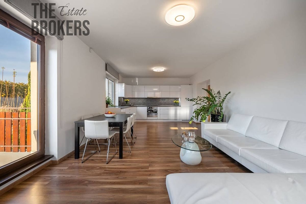 Prodej rodinného domu 229 m², pozemek 1080 m² – fotografie 3