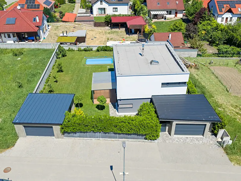 Prodej rodinného domu 200 m², pozemek 900 m², Velké Pavlovice – náhled fotky 2