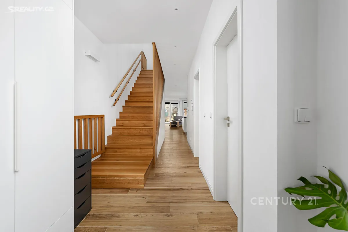 Prodej rodinného domu 172 m², pozemek 612 m² – pohled 6