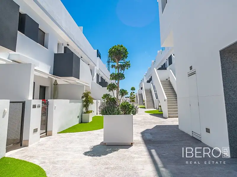 Prodej bytu 4+kk 138 m², Torrevieja – náhled fotky 2