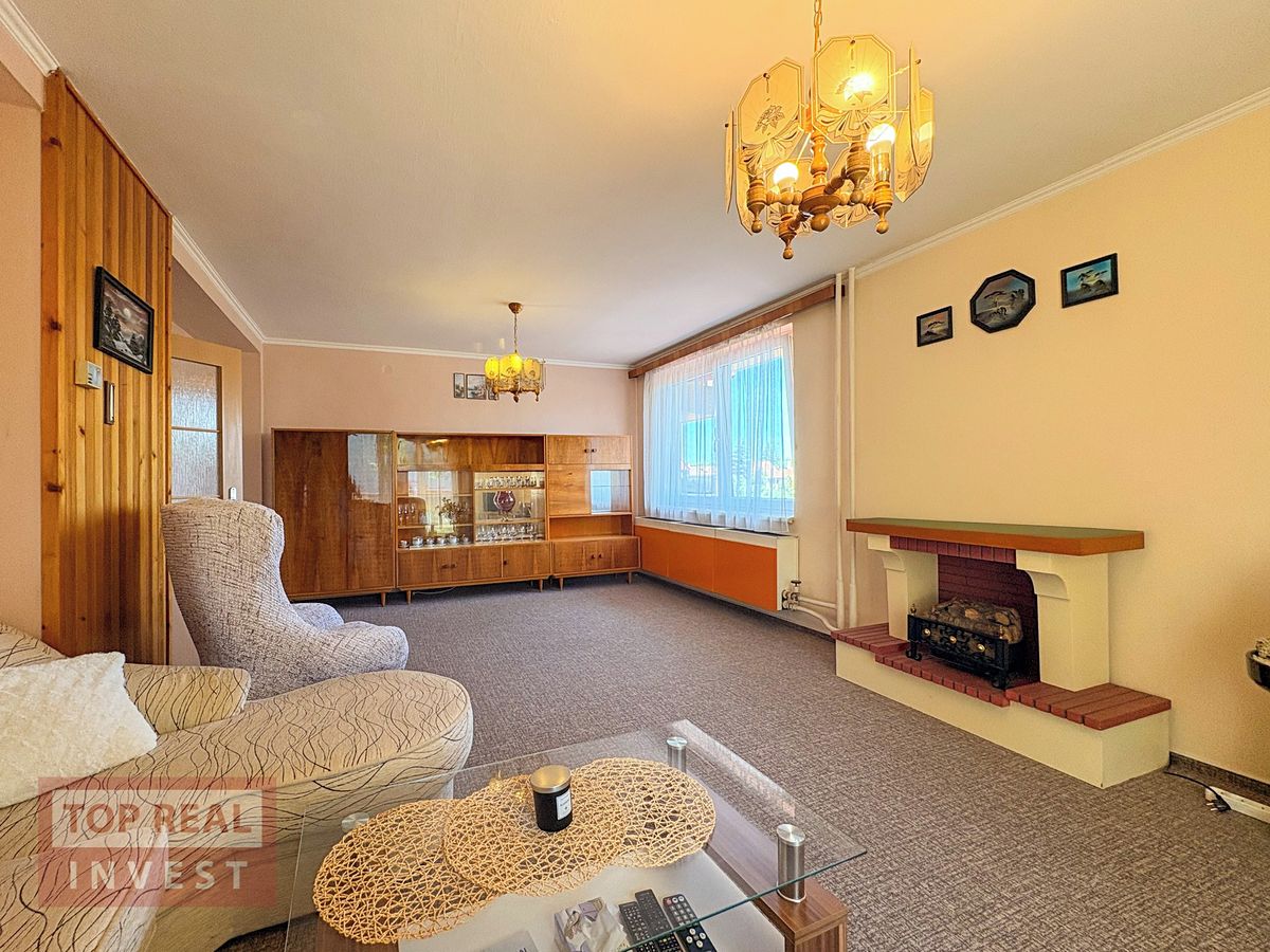 Prodej rodinného domu 209 m², pozemek 357 m² – fotografie 2