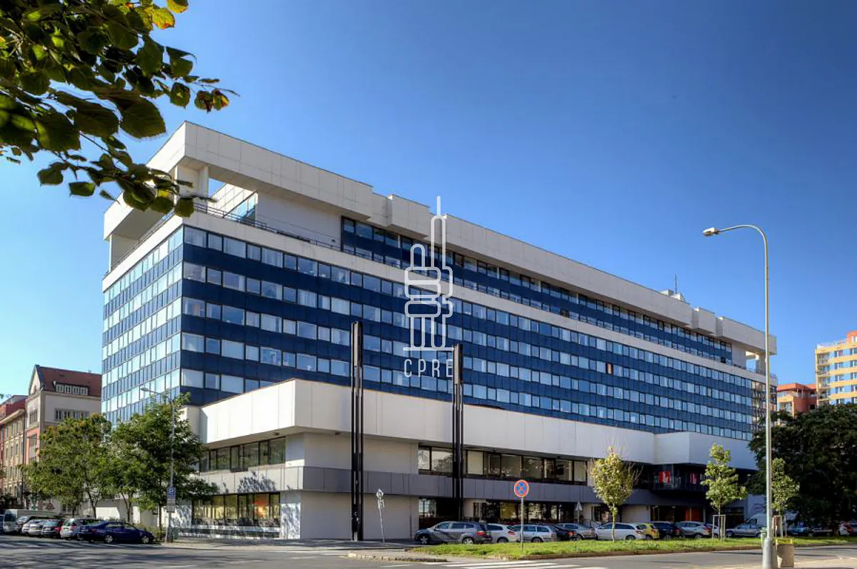 Pronájem kanceláře 385 m²
