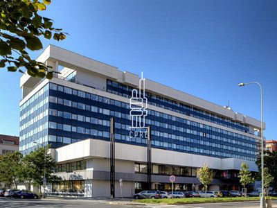 Pronájem kanceláře 385 m²