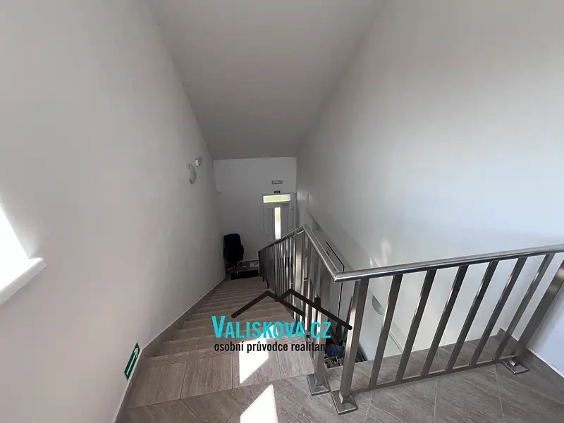 Pronájem kanceláře 300 m², Hulín – náhled fotky 3