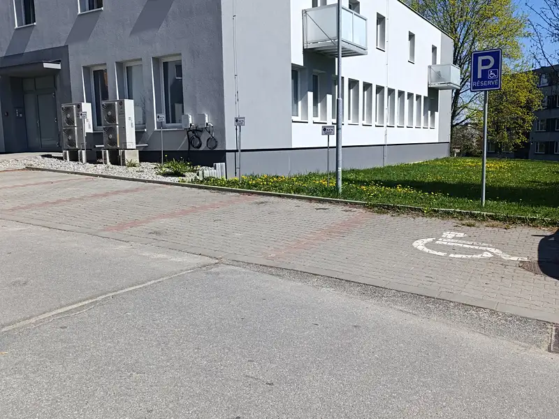 Pronájem garážového stání 12 m², Jihlava – náhled fotky 3