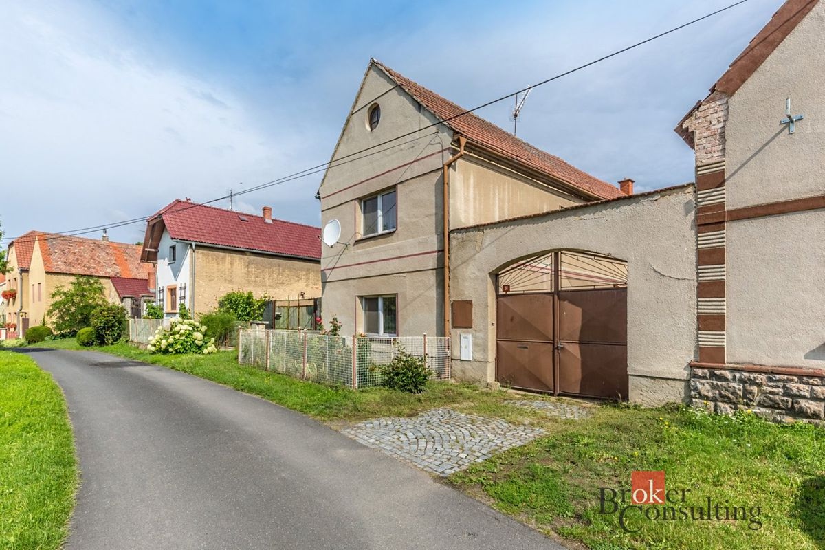 Prodej rodinného domu 150 m², pozemek 1584 m² – fotografie 3
