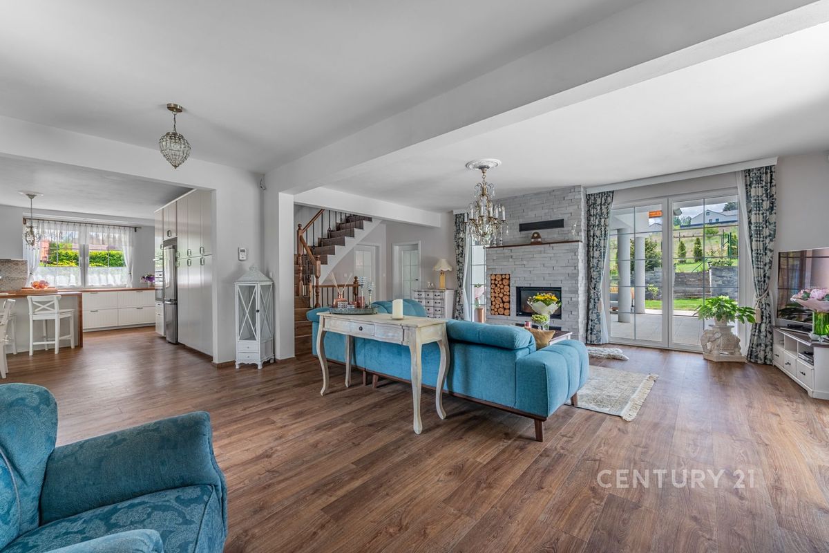Prodej rodinného domu 340 m², pozemek 1893 m² – fotografie 4