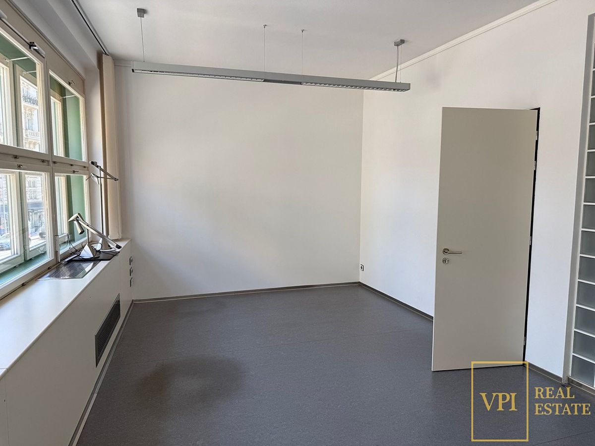Pronájem kanceláře 24 m² – fotografie 4