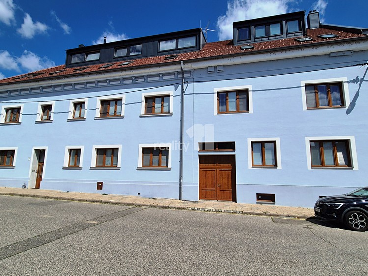 Wohnung 2+1 zum Kauf, 66 m² (1 von 8)