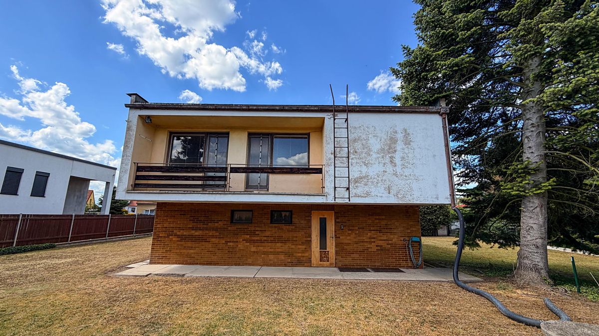 Prodej rodinného domu 352 m², pozemek 624 m² – fotografie 3