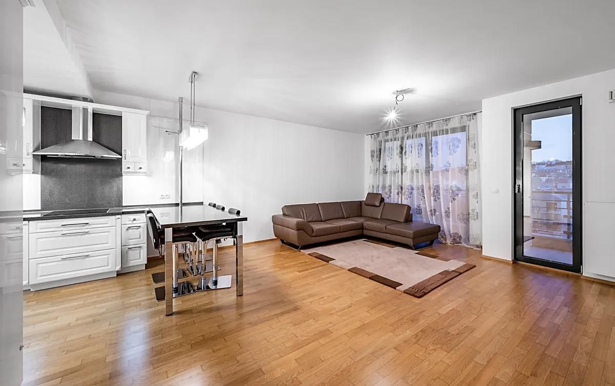 Pronájem bytu 3+kk 91 m² – fotografie 3