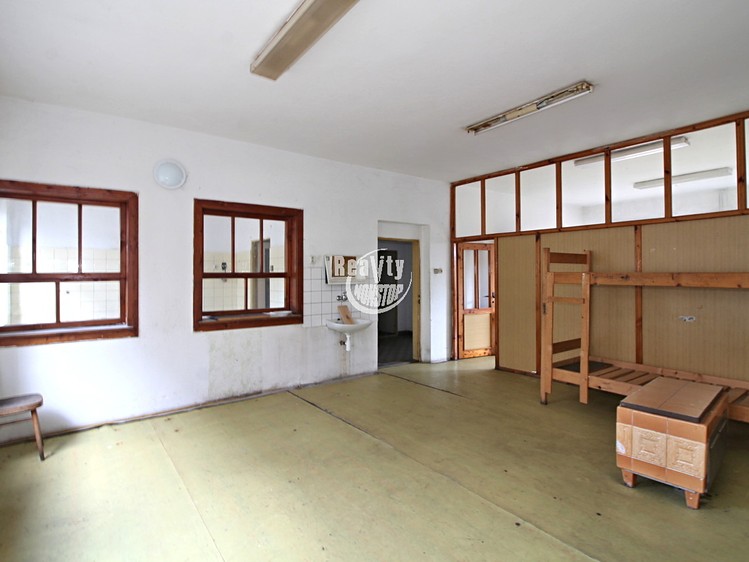 Prodej komerčního prostoru, 1 338 m² (7 z 17)