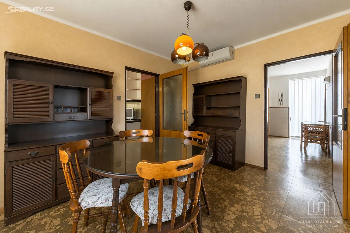 Prodej rodinného domu 337 m², pozemek 564 m² – pohled 5