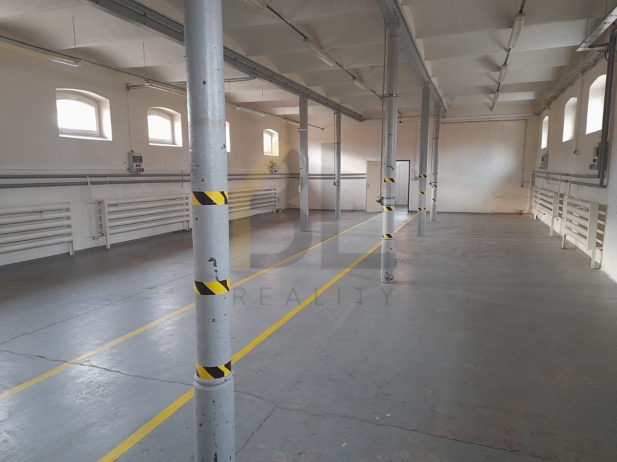 Pronájem skladového prostoru 400 m² – fotografie 4