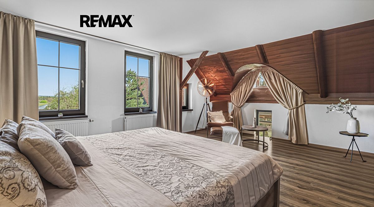 Prodej rodinného domu 352 m², pozemek 1650 m² – fotografie 4
