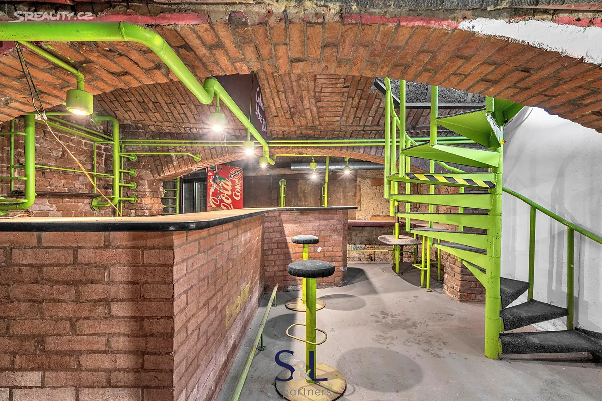 Prodej obchodního prostoru 222 m² – pohled 2