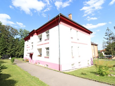 Prodej  vily 678 m², pozemek 1 910 m²