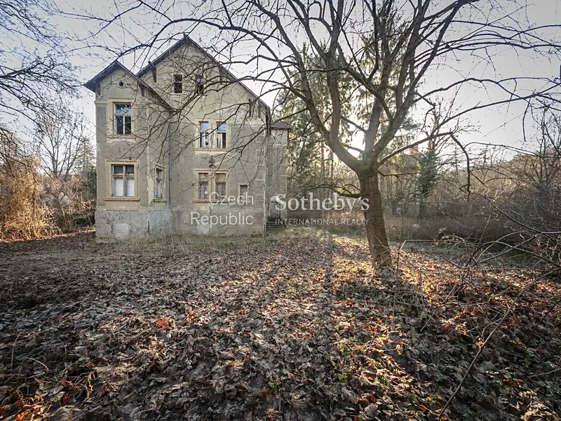 Prodej stavebního pozemku 7834 m², Roztoky – náhled fotky 2