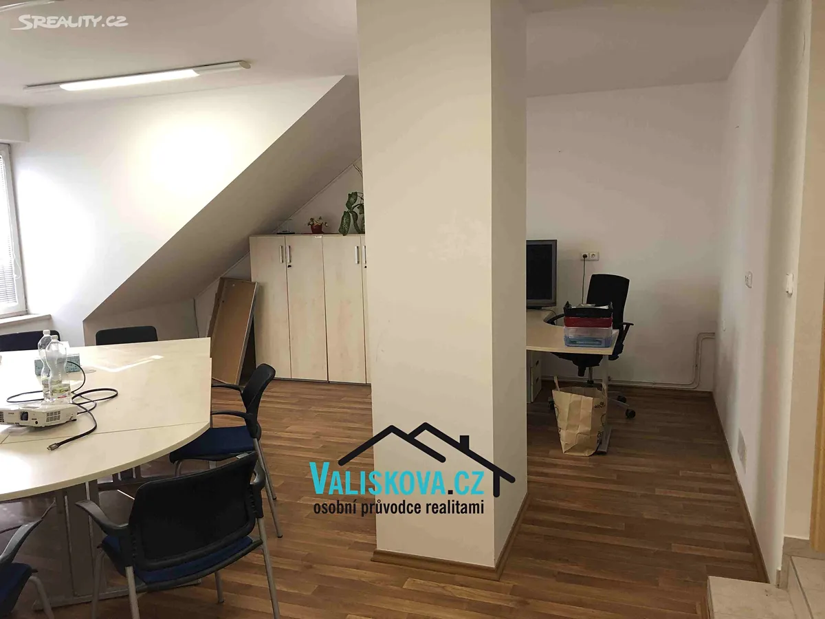 Pronájem kanceláře 91 m² – pohled 3