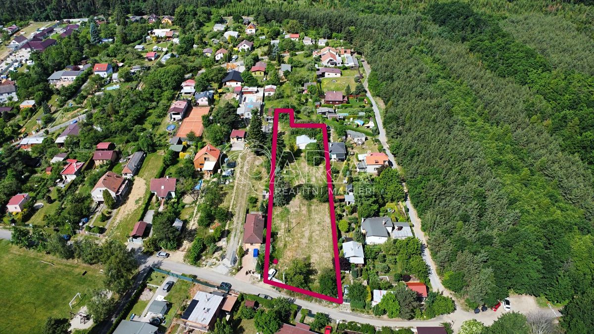 Prodej stavebního pozemku 2345 m² – fotografie 3