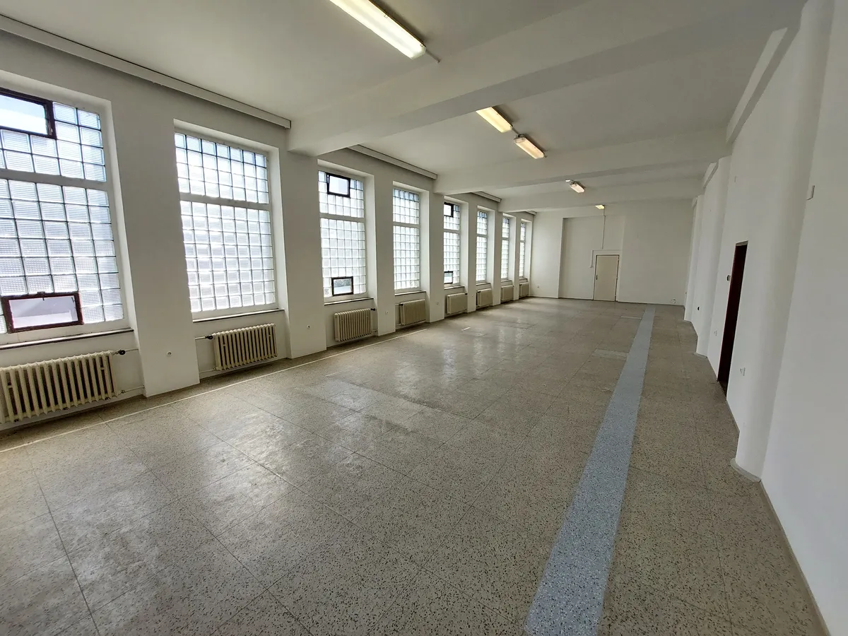 Pronájem skladového prostoru 158 m²