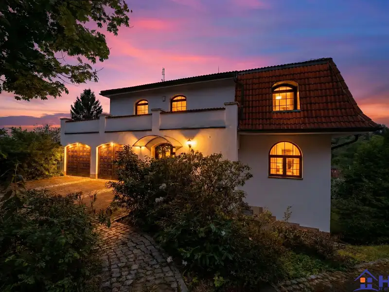 Prodej vily 450 m², pozemek 2270 m², Praha – náhled fotky 2