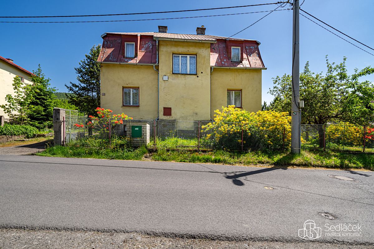 Prodej vícegeneračního domu 280 m², pozemek 1055 m² – fotografie 3