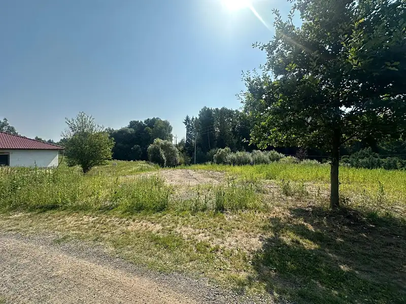 Prodej stavebního pozemku 2283 m², Kamenice – náhled fotky 1