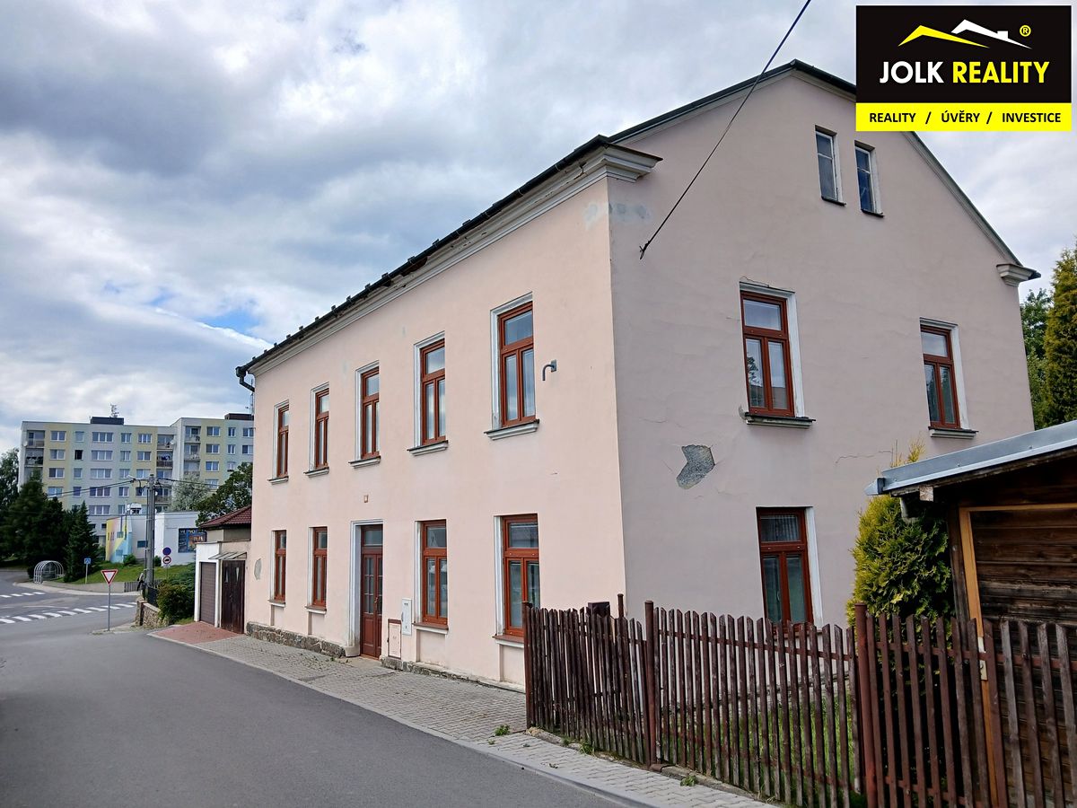 Prodej rodinného domu 258 m², pozemek 938 m²