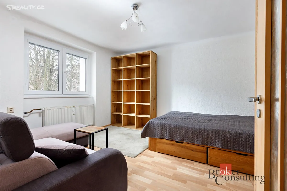 Pronájem bytu 1+1 30 m² – pohled 2