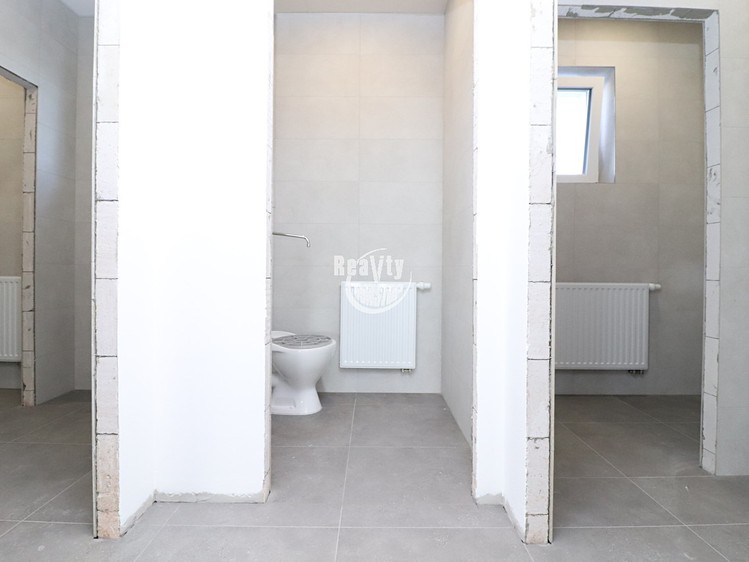 Комерційне приміщення в оренду, 584 м² (22 з 25)