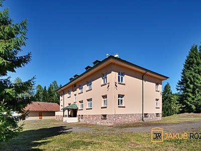 Prodej ubytovacího zařízení 1 333 m²